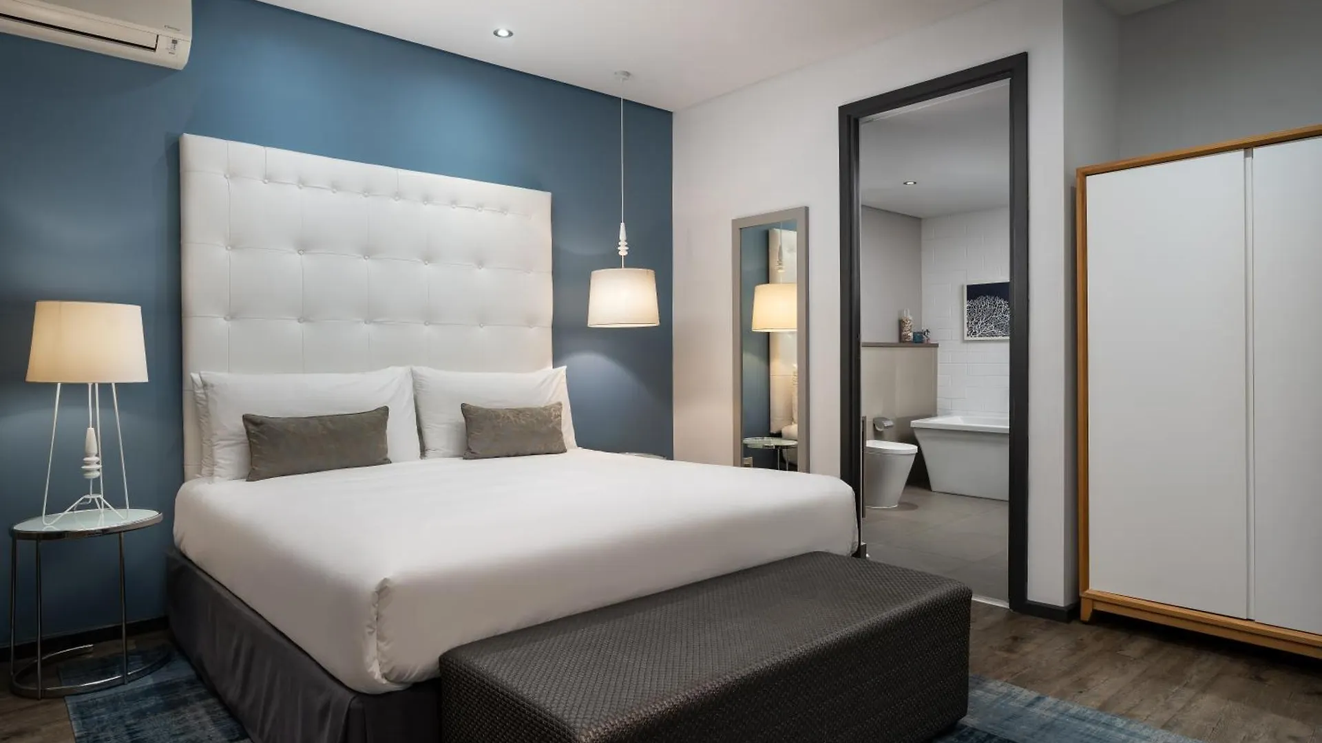 Protea Hotel By Marriott Cape Town Sea Point 4*,