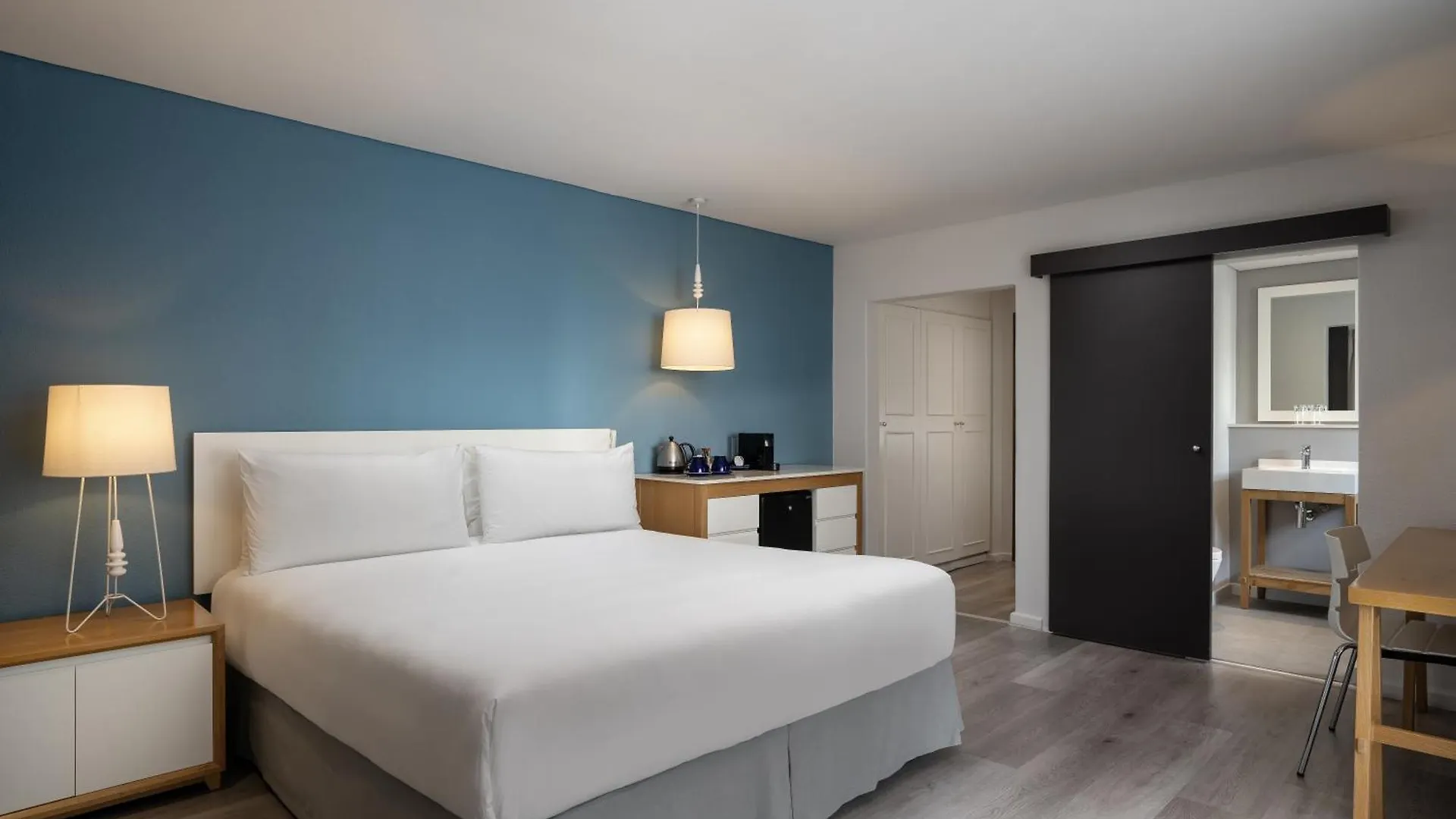 Protea Hotel By Marriott Cape Town Sea Point 4*,